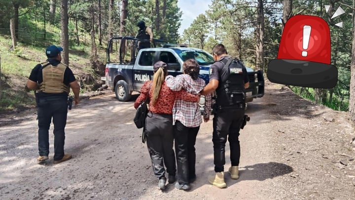 Trasladan a hospital a conductora que chocó contra una loma en Tamazula