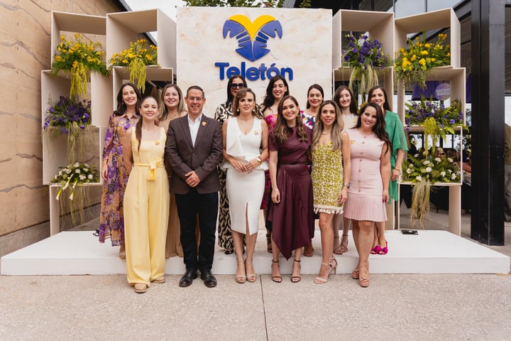 Integrantes del Consejo Local Benefactor del Teletón encabezaron el evento benéfico que conmemoró diez años de labor social.