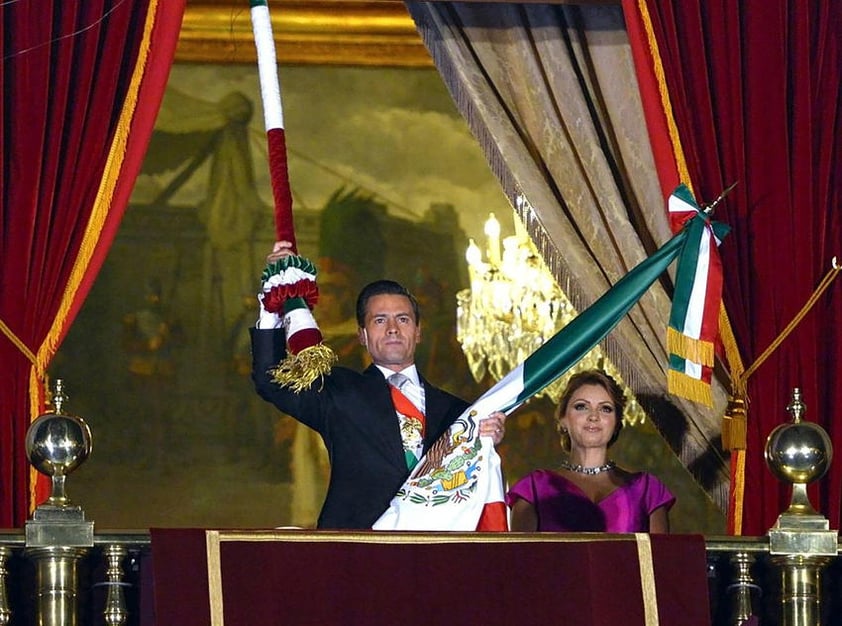 “Mexicanos, vivan los héroes que nos dieron patria y libertad. Viva Hidalgo, viva Morelos, viva Josefa Ortiz de Domínguez, viva Allende, viva Aldama, viva Galeana, viva Matamoros, viva Guerrero, viva la Independencia Nacional. ¡Viva México! ¡Viva México! ¡Viva México!”, expresó.