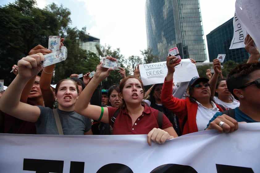 Las marchas exigían dar una respuesta a sus quejas relacionadas con el nuevo reglamento interno de la institución educativa,