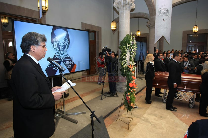 Homenaje póstumo realizado al diputado federal Jorge Herrera Delgado en el Museo de la Ciudad. El cronista Javier Guerrero Romero destacó varios aspectos de su legado.