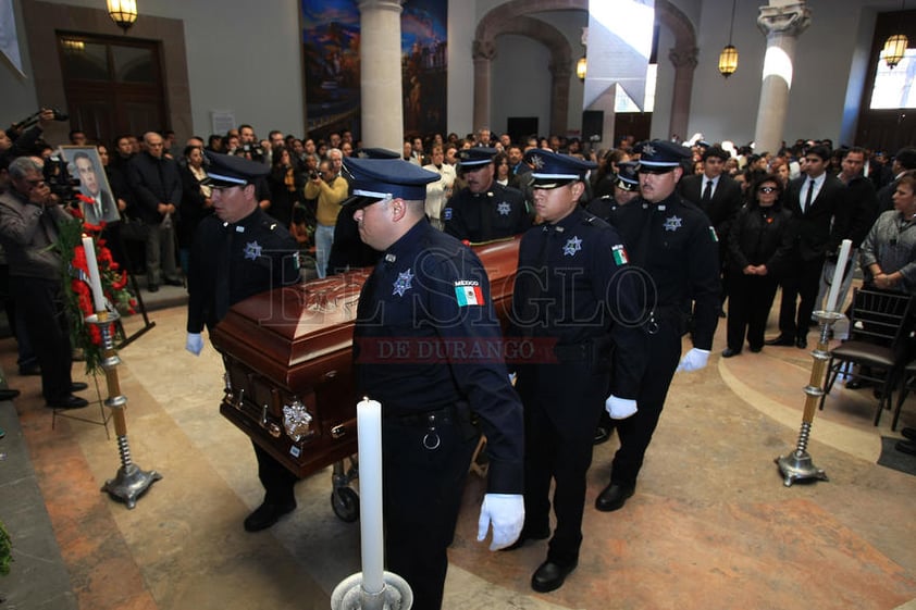 Fue reconocido como promotor de la transparencia y la rendición de cuentas, del actuar honesto y en favor de la gente.