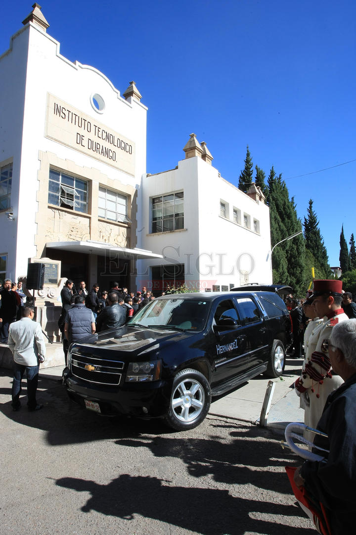 Se le rindió homenaje póstumo de cuerpo presente en el Instituto Tecnológico de Durango.