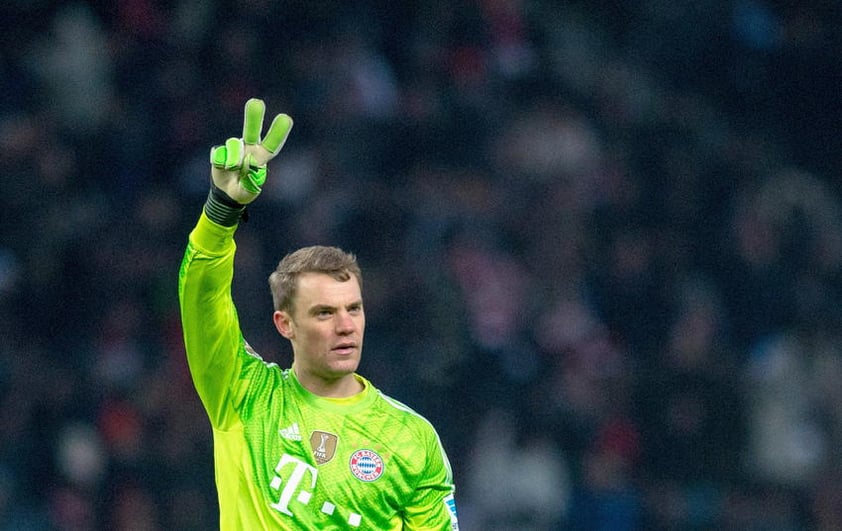 Por otro lado el guardameta del Bayer, Neuer, es el representante del equipo campeón del Mundo, Alemania.