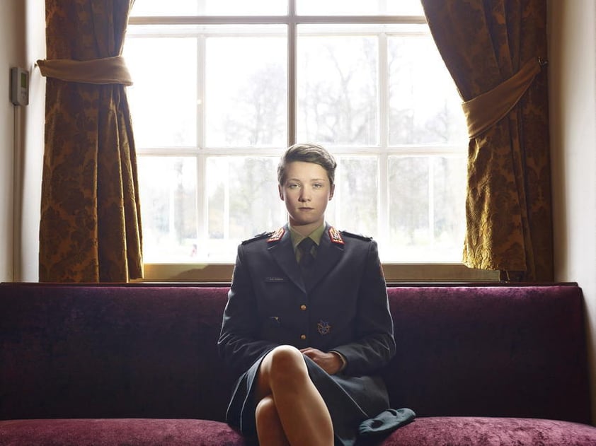 El italiano Paolo Verzone ganó el tercer lugar en la categoría de retratos, por una instantánea que muestra a una cadete de la academia militar Koninklijke en Breda (Holanda).