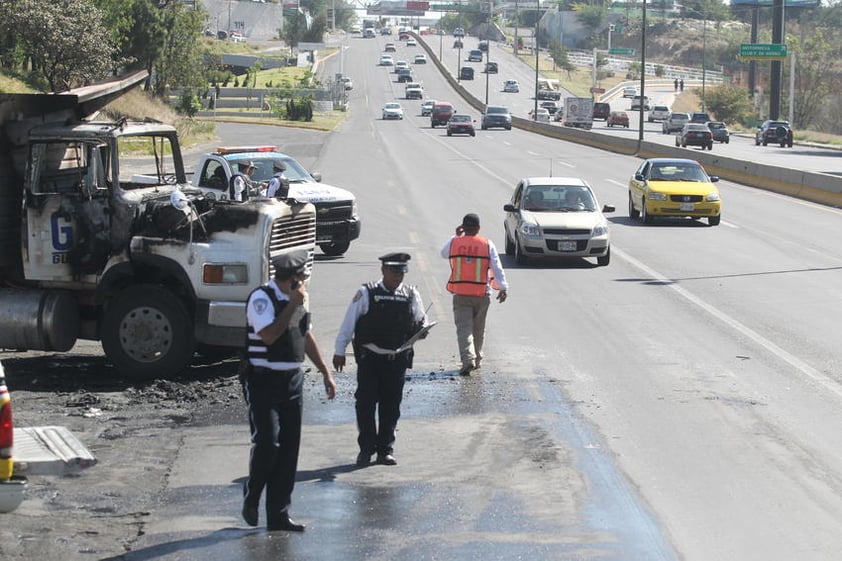 Asimismo, se confirmaron 26 rutas de transporte público suspendidas, 3 intentos fallidos de bloqueos, 19 municipios afectados (6 de la metrópoli y el resto del interior del estado), 4 enfrentamientos armados, 15 heridos, 11 bancos afectados, 16 gasolineras afectadas y 3 intentos fallidos de incendios.