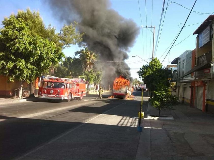 Las corporaciones de policía de los municipios metropolitanos fueron confirmando algunos puntos de estos sucesos.