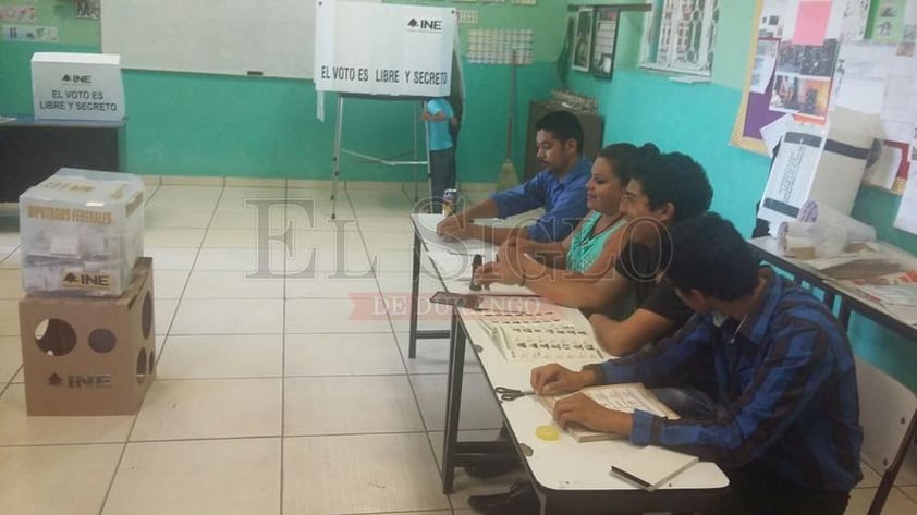 Duranguenses salen a emitir su voto