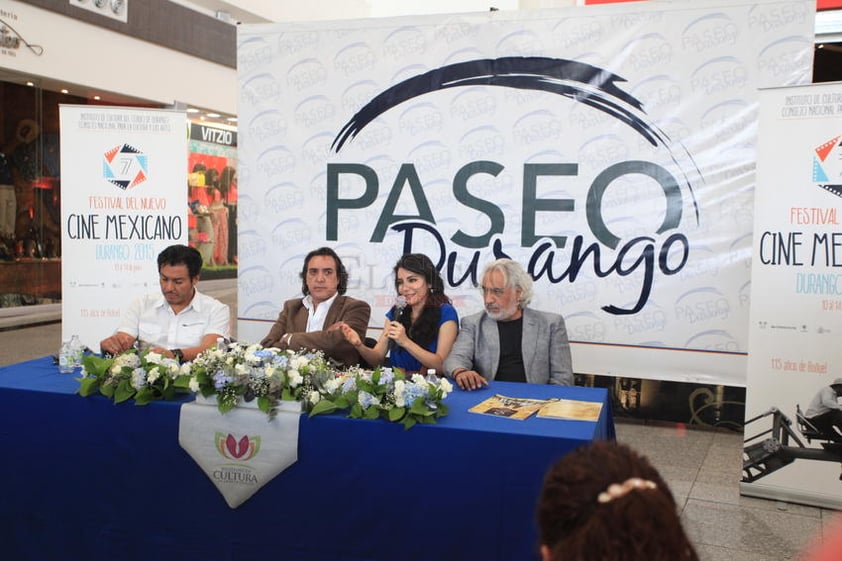 Previo al evento se realizó una rueda de prensa en el centro comercial Paseo Durango, donde tanto medios como público en general escucharon las expectativas y proyectos de los padrinos.