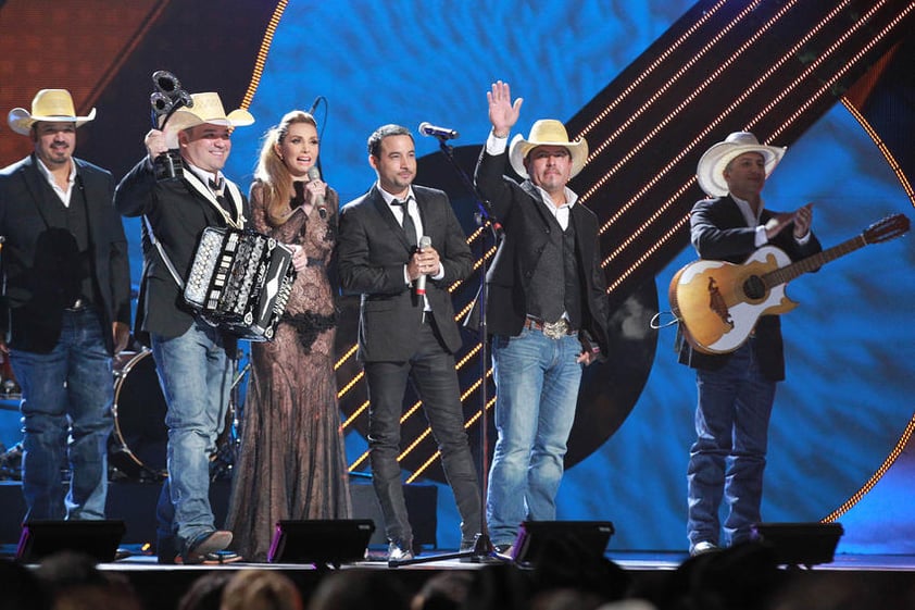 Los premios Bandamax fue todo un éxito, siendo los conductores de esta emotiva ceremonia  Cynthia Urias, Alan Tacher y Marjorie de Sousa.