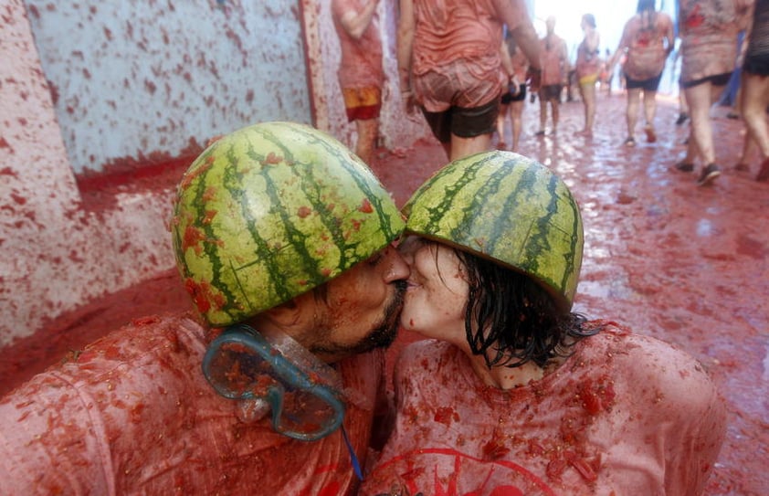 Algunas parejas disfrutaron de esta celebración para demostrar su amor.