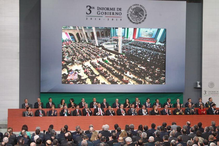 Al Informe acudió el Gabinete Presidencial de Enrique Peña Nieto.