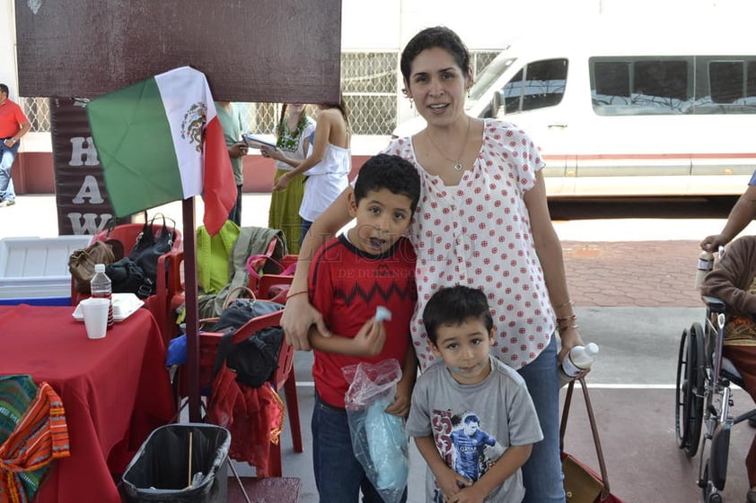 Claudia Galarza, Santiago y Darío Gorjón.