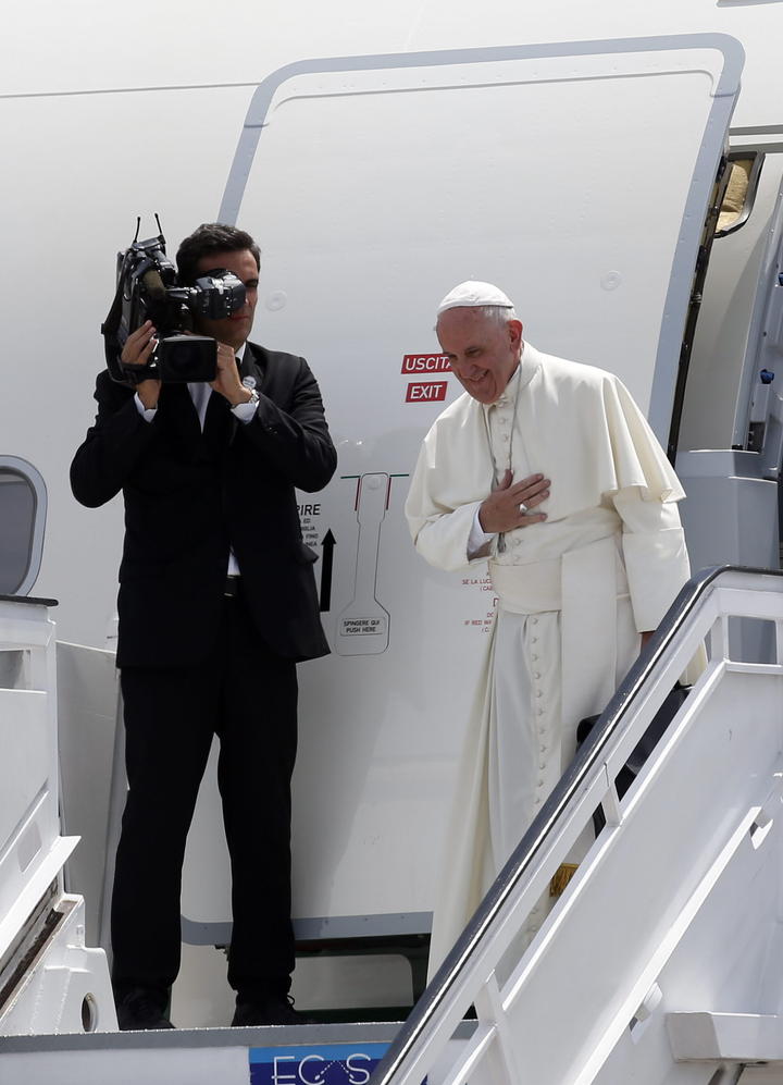 El papa Francisco se despidió hoy de Cuba tras una visita de cuatro días y partió rumbo a Estados Unidos, la segunda escala de un viaje, por la reconciliación de los dos países.