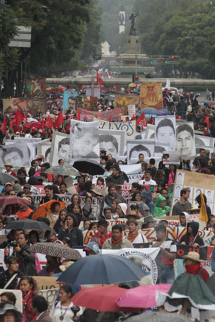 Muchos todavía se preguntan qué fue lo que realmente pasó con los 43 estudiantes.