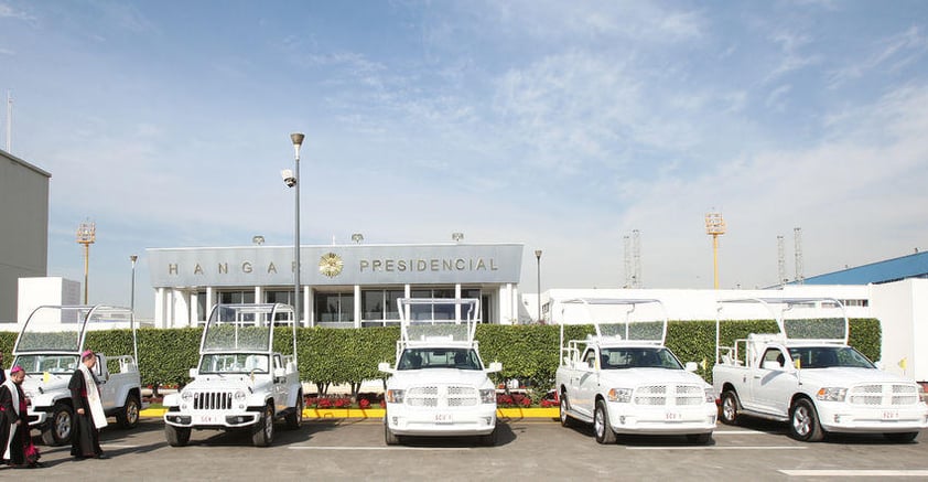 El también coordinador general de la visita del Papa a México, Eugenio Lira Rugarcía, aclaró que los automóviles no están blindados.