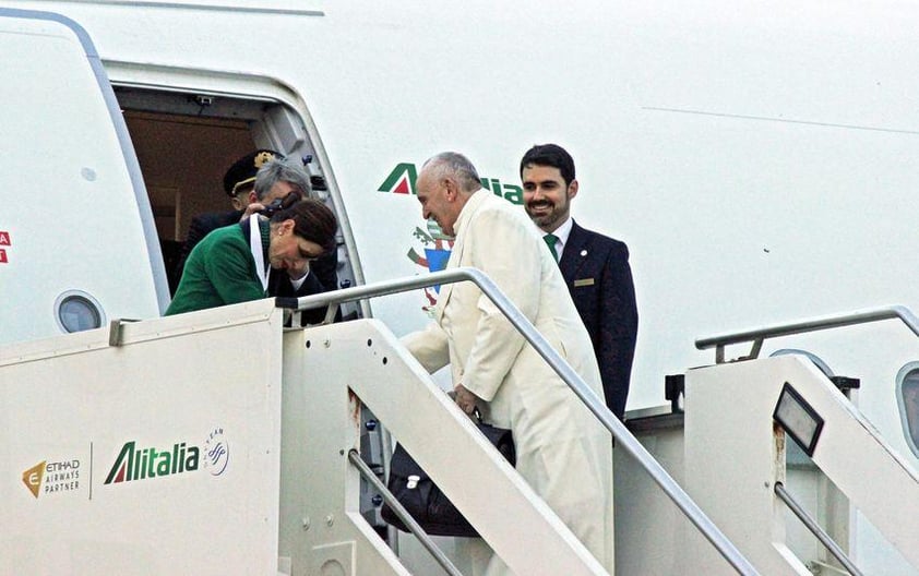 El pontífice abordó el avión que lo traslada a este país en la base Leonardo Da Vinci de Fiumicino, a las afueras de Roma.