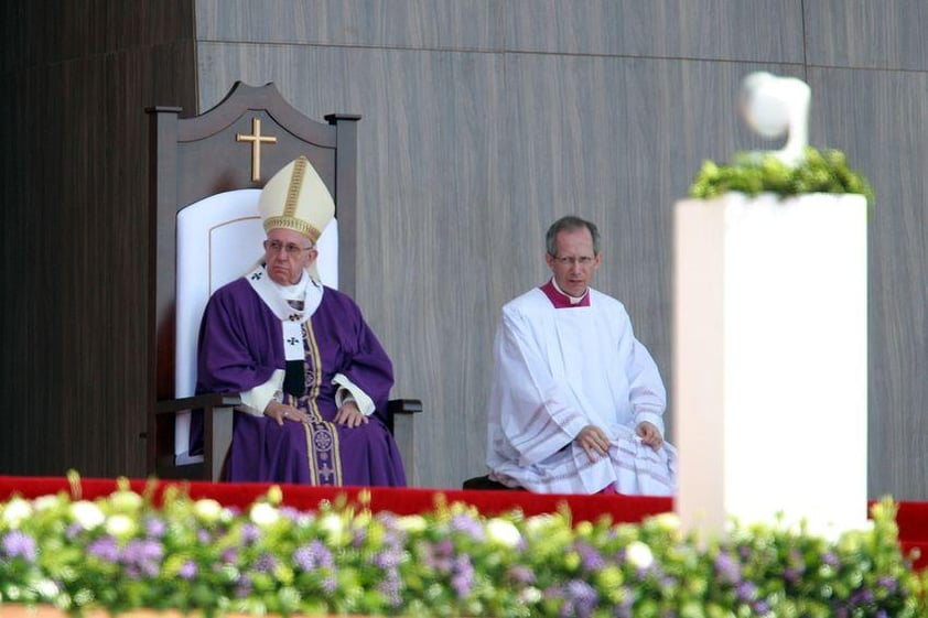 El jerarca católico denunció cómo el comportamiento del hombre crea "una sociedad de pocos y para pocos".