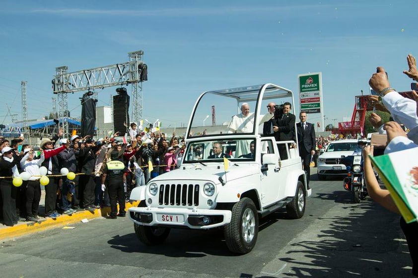 El Papa saludó a los fieles de Ecatepec.