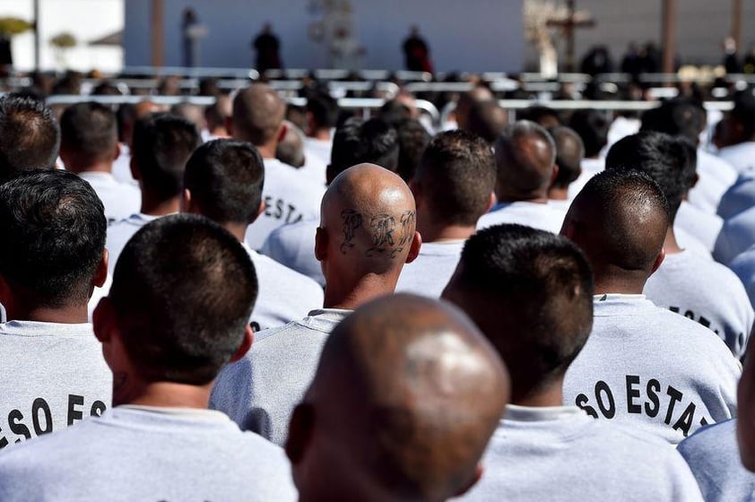 En su discurso Francisco deploró las limitaciones del modelo penitenciario actual y señaló el “camino urgente” a tomar para “romper los círculos de la violencia y de la delincuencia”.