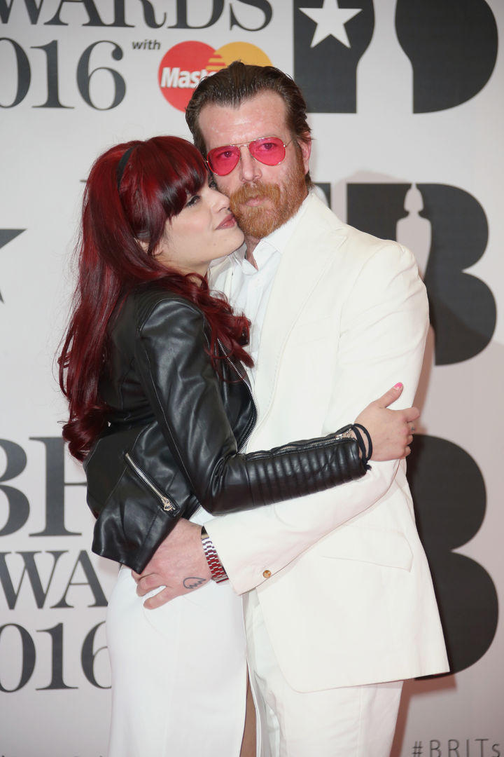 Jesse Hughes, líder de Eagles of Death Metal, a su llegada a la Arena O2 en Londres.