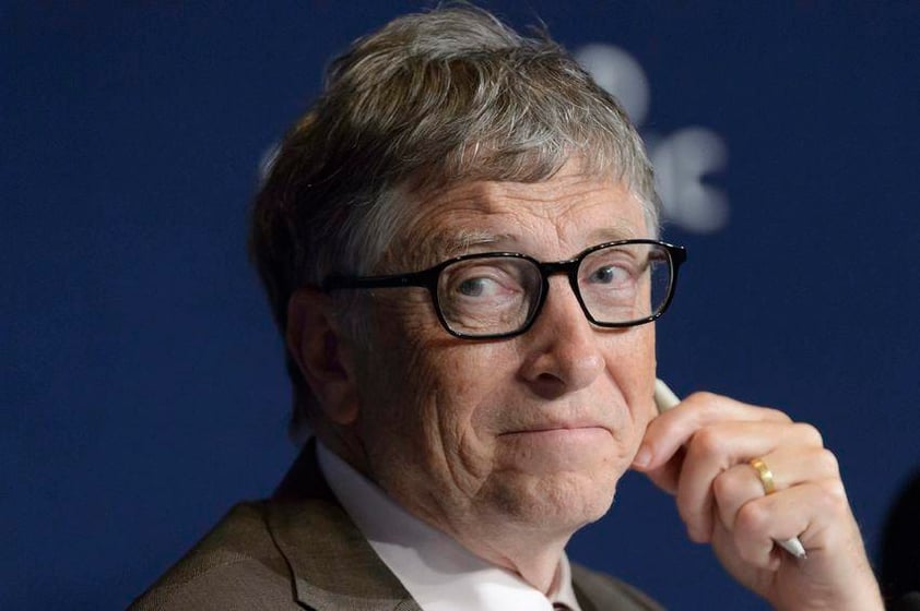 El primer lugar en la lista de multimillonarios de Forbes lo ocupó por tercer año consecutivo el fundador del fabricante de programas de cómputo Microsoft, Bill Gates, con una fortuna de 75 mil millones de dólares.