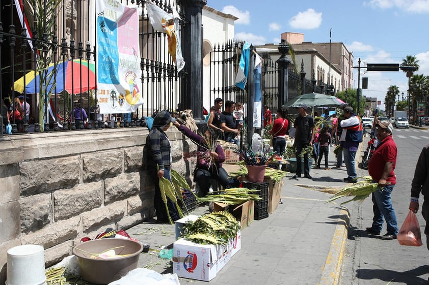 Los ramitos de 15 y 20 pesos fueron elaborados con anticipación.