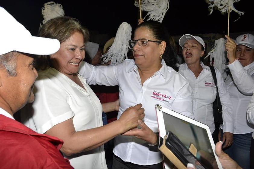 A primera hora de hoy Mary Páez Güereca, candidata del Partido del Trabajo (PT), arrancó su campaña, en busca de convertirse en la primera Presidenta Municipal electa, por el municipio de Durango.