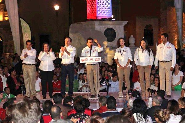 Durango necesita de las mejores mujeres y los mejores hombres para construir Un Nuevo Proyecto para Durango, dijo el candidato al gobierno del estado Esteban Villegas Villarreal al acompañar en el arranque de las campañas políticas para la alcaldía de la capital y diputaciones locales.