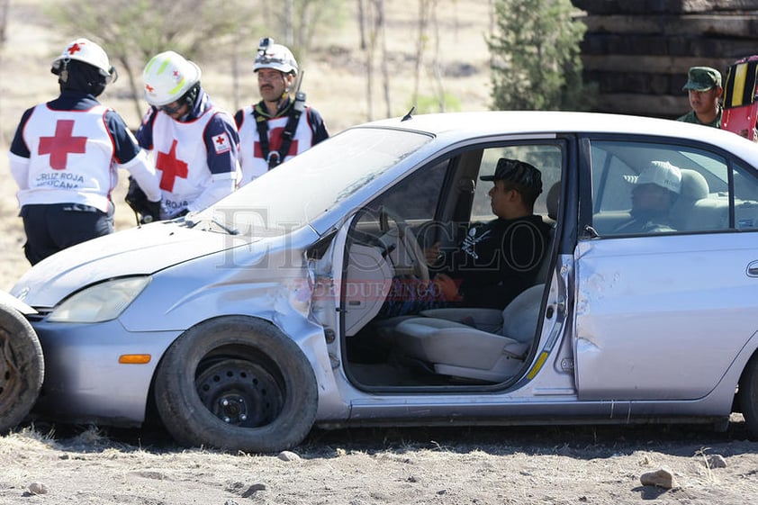 Junto con personal de Protección Civil y Cruz Roja, se hizo un simulacro de accidente automovilístico.