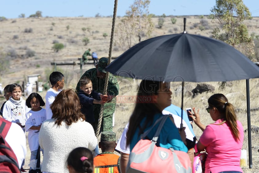 Hubo una nutrida afluencia al Campo Militar.