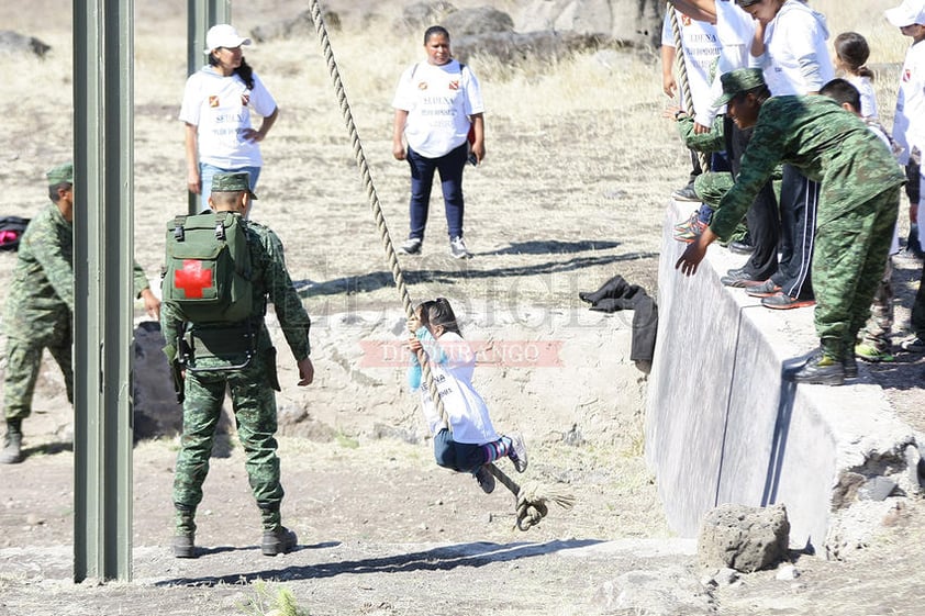 Los militares ofrecieron conocer vehículos, áreas de adiestramiento, actividades y equipamiento, en un ambiente seguro y familiar.