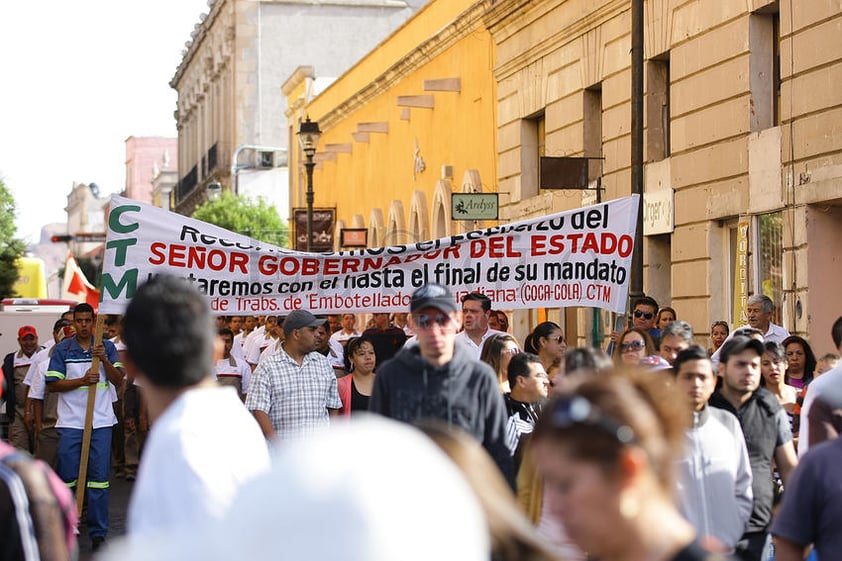 Demandaron respeto a los derechos humanos, esclarecer desapariciones en el país y que se dé marcha atrás a las reformas que consideran fueron impuestas por organismos internacionales y por Estados Unidos, afectando a la clase trabajadora de México.