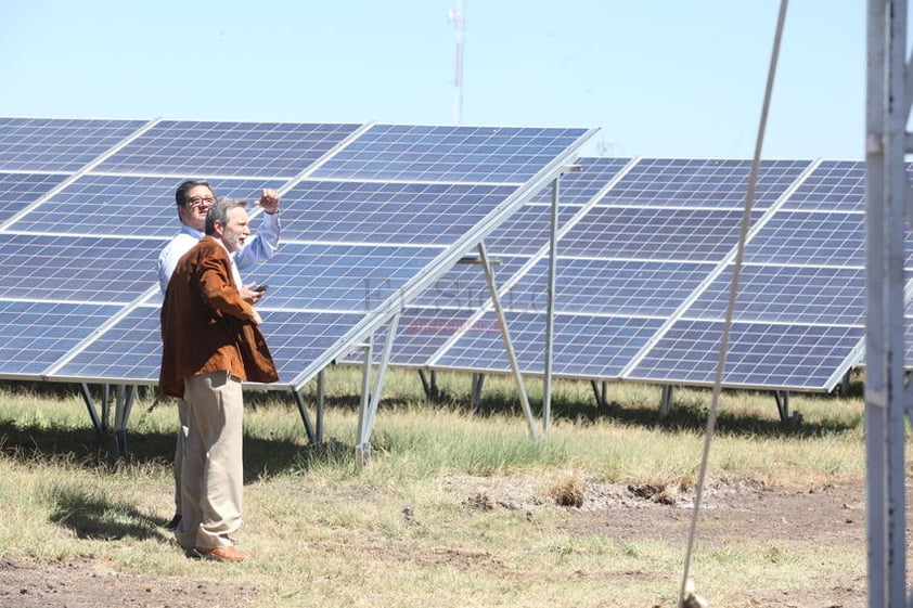 El secretario de Energía atestiguó la puesta en marcha del Huerto Solar más grande del mundo.