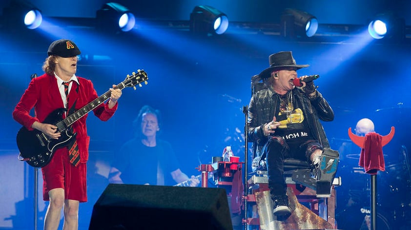 Axl Rose volvió a lucirse como cantante temporal de la banda.