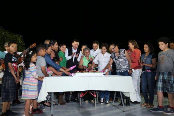 Celebraron junto a las madres de familia duranguenses.