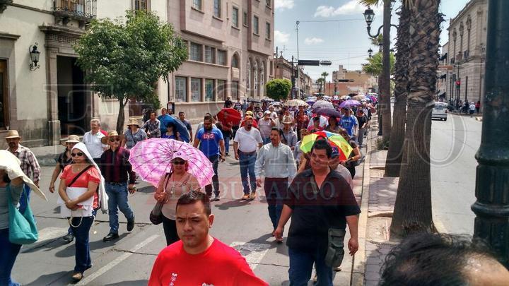 Ante ello, pidieron que las autoridades locales realicen una gestión para que los pagos pendientes se realicen.