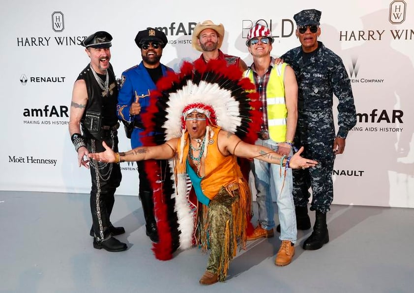 Los integrantes del grupo Village People también acudieron a la gala.