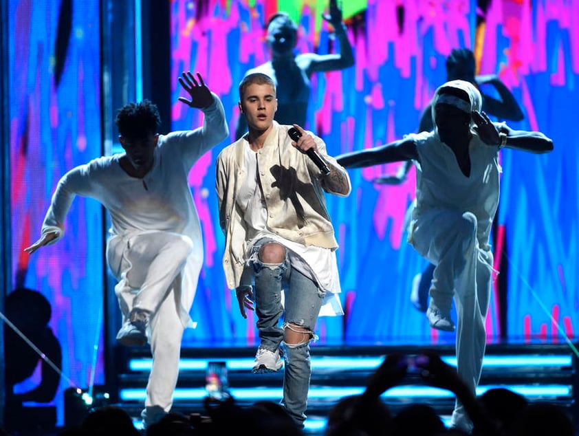 Justin Bieber protagonizó una presentación musical en la gala.