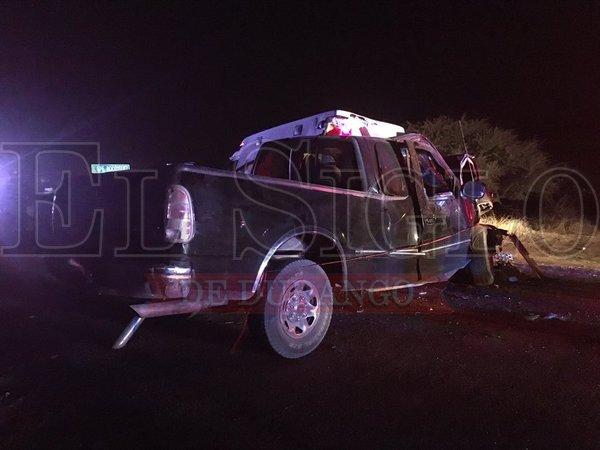 Bomberos y Protección Civil del municipio de Guadalupe Victoria, Durango reportaron que el aparatoso accidente se registró en la carretera que lleva de Victoria a Cuauhtémoc, en el tramo de los poblados Carrillo-J. Guadalupe Rodríguez (Peñuelas).