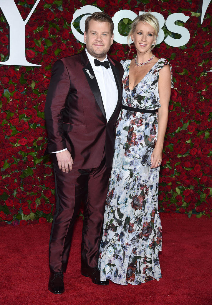 James Corden y Julia Carey.