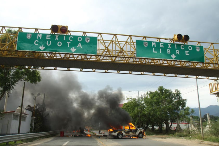 El enfrentamiento se prolongó durante varias horas y se registraron disparos de armas de fuego por parte de ambos bandos.