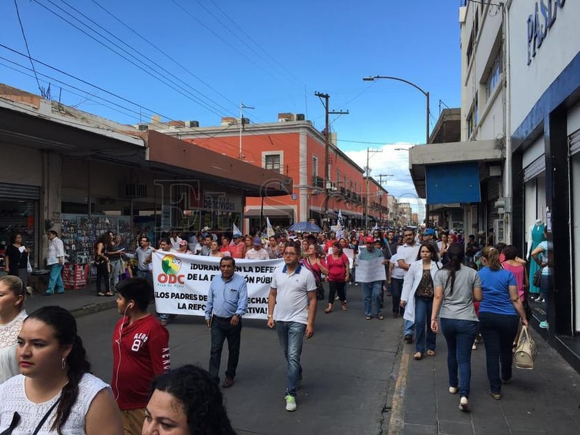 Varios colegios de profesionistas se sumaron al sentir de los médicos de Durango, quienes recalcan la incertidumbre que viven de cara a la universalización de los servicios de salud.