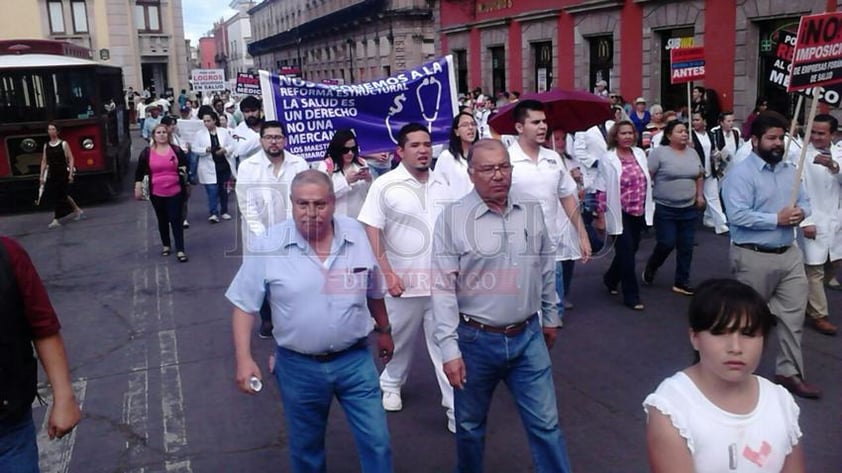 También se manifestaron en contra de la criminalización del acto médico.