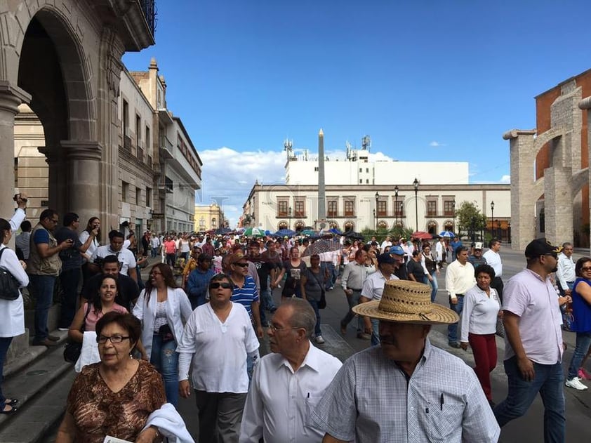 Y es que en la actualidad, antes de que se lleve a cabo un procedimiento justo, muchos galenos terminan por ser señalados y con su vida profesional acabada, sin que antes se compruebe si son responsables o no.