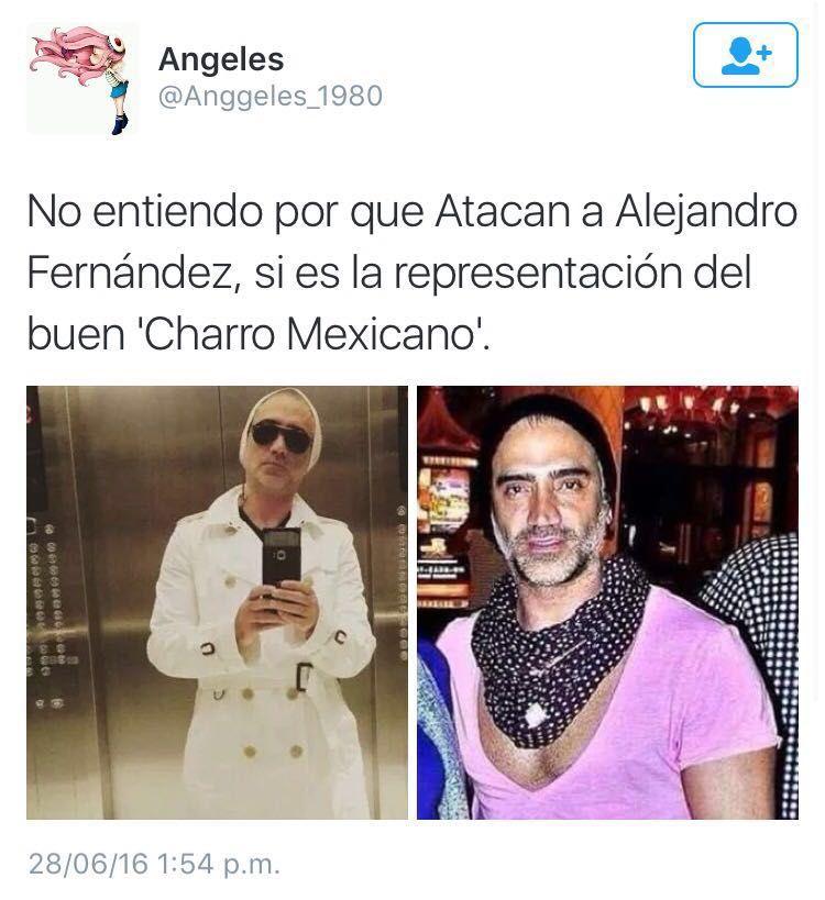 El cantante ha sido criticado por su forma de vestir.