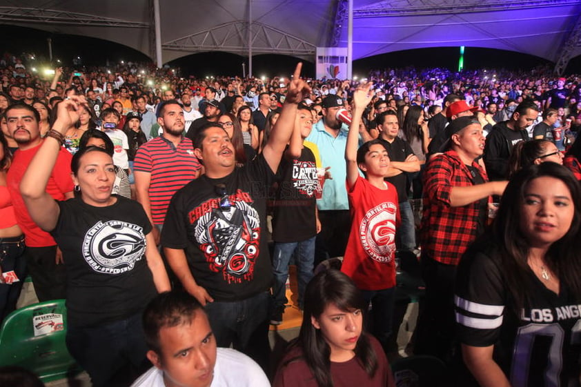 La Velaria de la Feria Nacional de Durango lució abarrotada.