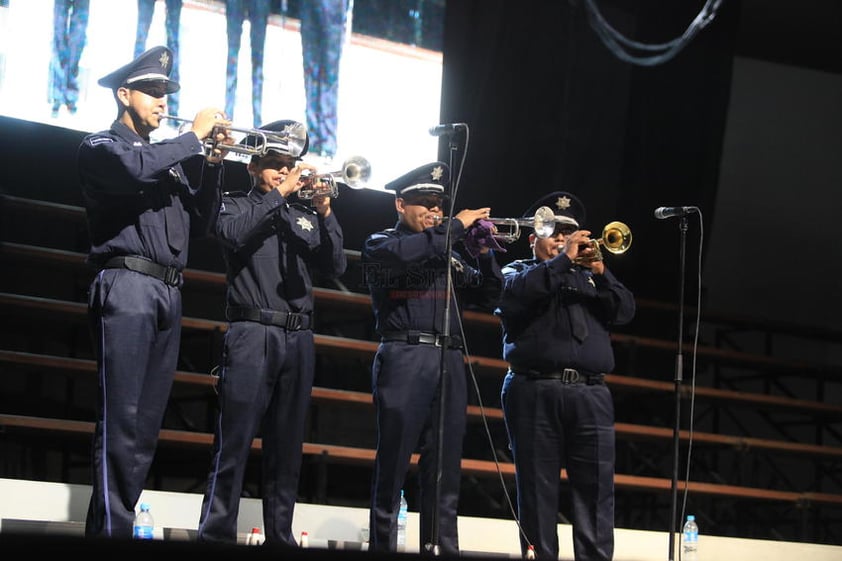 Norma recuerda que, meses después del concierto en el que los abuchearon en Michoacán, regresaron para presentarse en una plaza en la que apenas cabían las más de 13 mil personas que fueron a escucharlos.