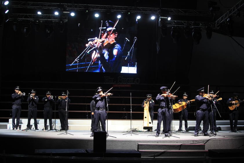 Huapangos, temas de Juan Gabriel y Rocío Dúrcal, un popurrí de Enrique Guzmán.