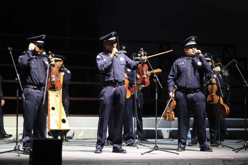 El repertorio del mariachi está pensado para abarcar todos los gustos musicales que pueden encontrarse en el público porque para ellos, el secreto de un buen espectáculo es “la aceptación de la gente, eso es todo”.